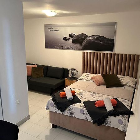 Apartments By The Sea Balica Rat, Omis - 1065 מראה חיצוני תמונה
