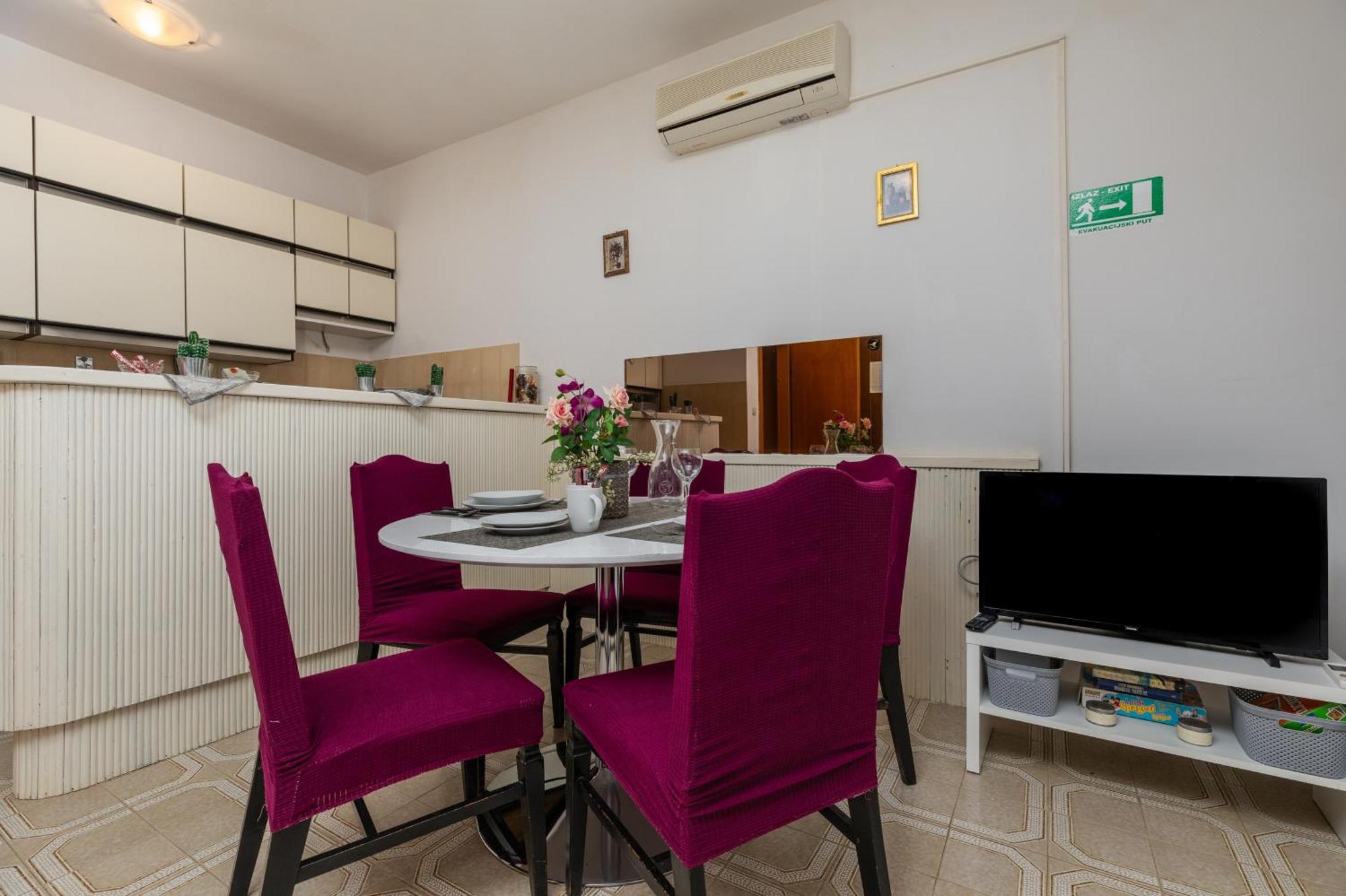 Apartments By The Sea Balica Rat, Omis - 1065 מראה חיצוני תמונה