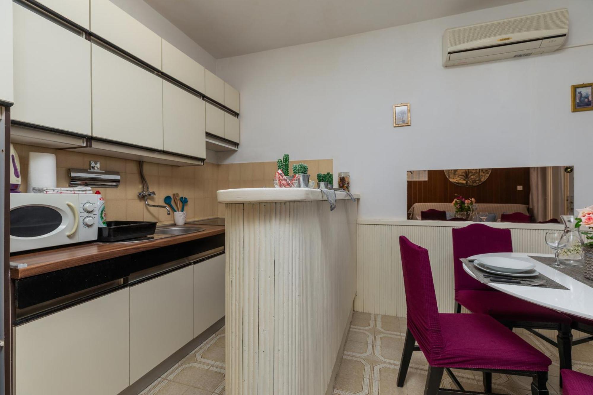Apartments By The Sea Balica Rat, Omis - 1065 חדר תמונה