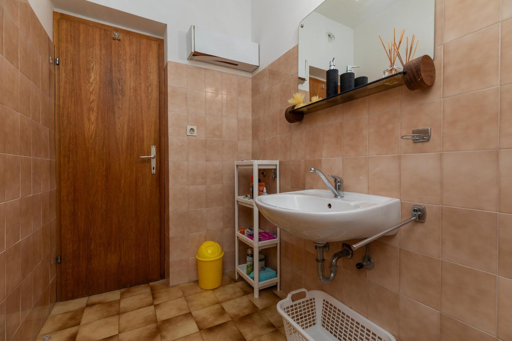 Apartments By The Sea Balica Rat, Omis - 1065 חדר תמונה